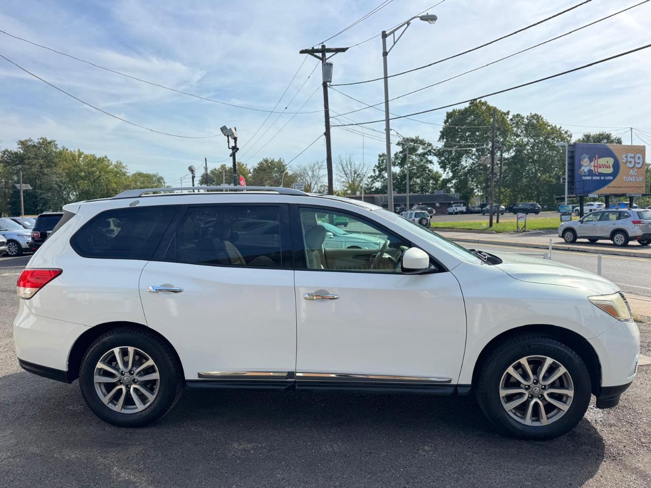 Nissan Pathfinder 4WD 4dr SL 2014