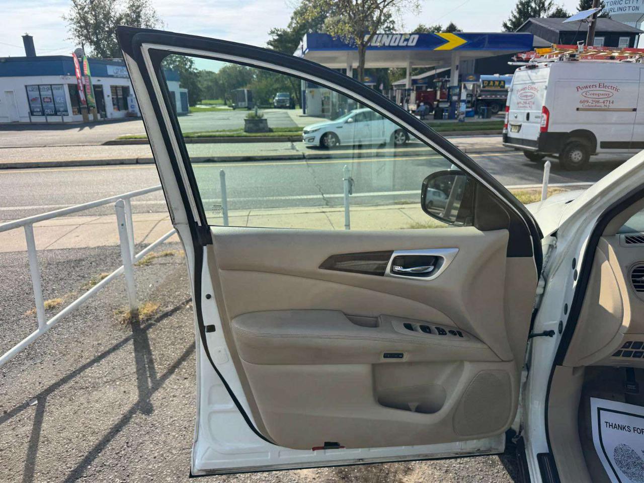Nissan Pathfinder 4WD 4dr SL 2014