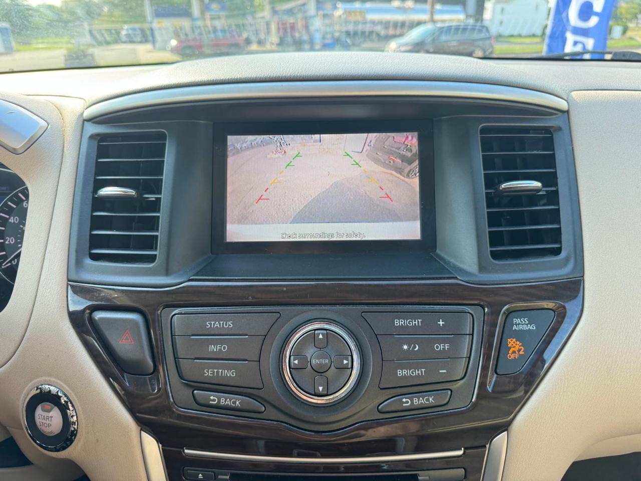 Nissan Pathfinder 4WD 4dr SL 2014