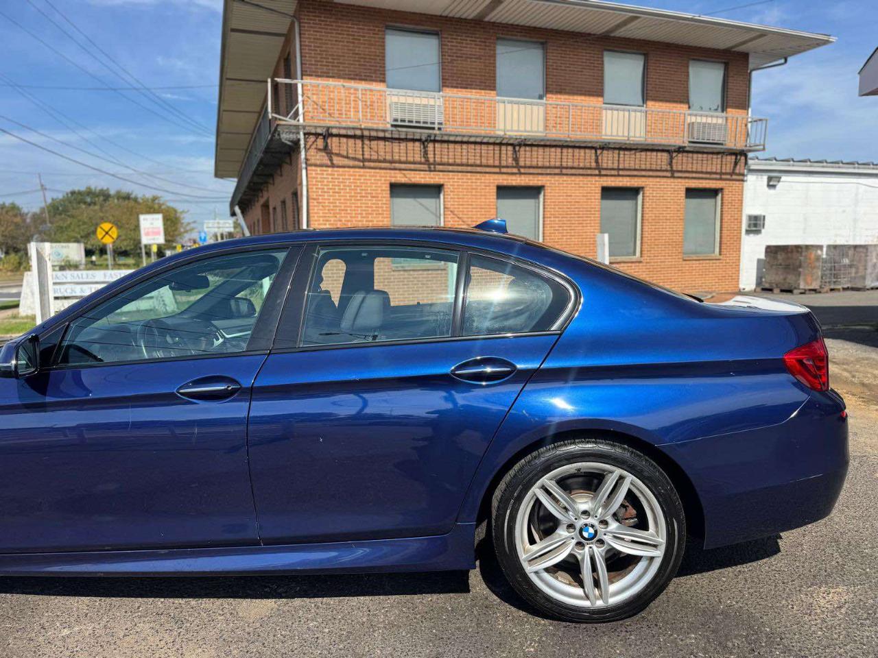 BMW 5 Series 4dr Sdn 535i xDrive AWD 2016