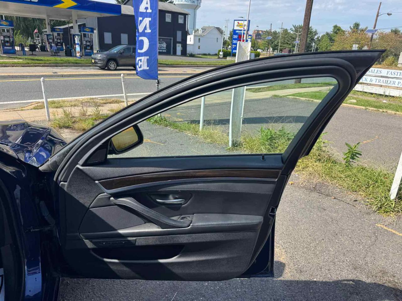 BMW 5 Series 4dr Sdn 535i xDrive AWD 2016