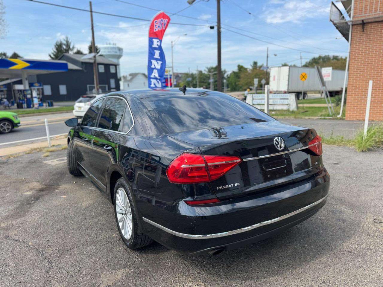 Volkswagen Passat 4dr Sdn 1.8T Auto SE PZEV 2016