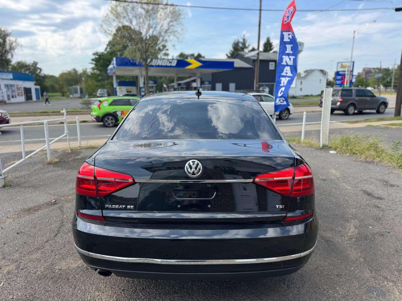 Volkswagen Passat 4dr Sdn 1.8T Auto SE PZEV 2016