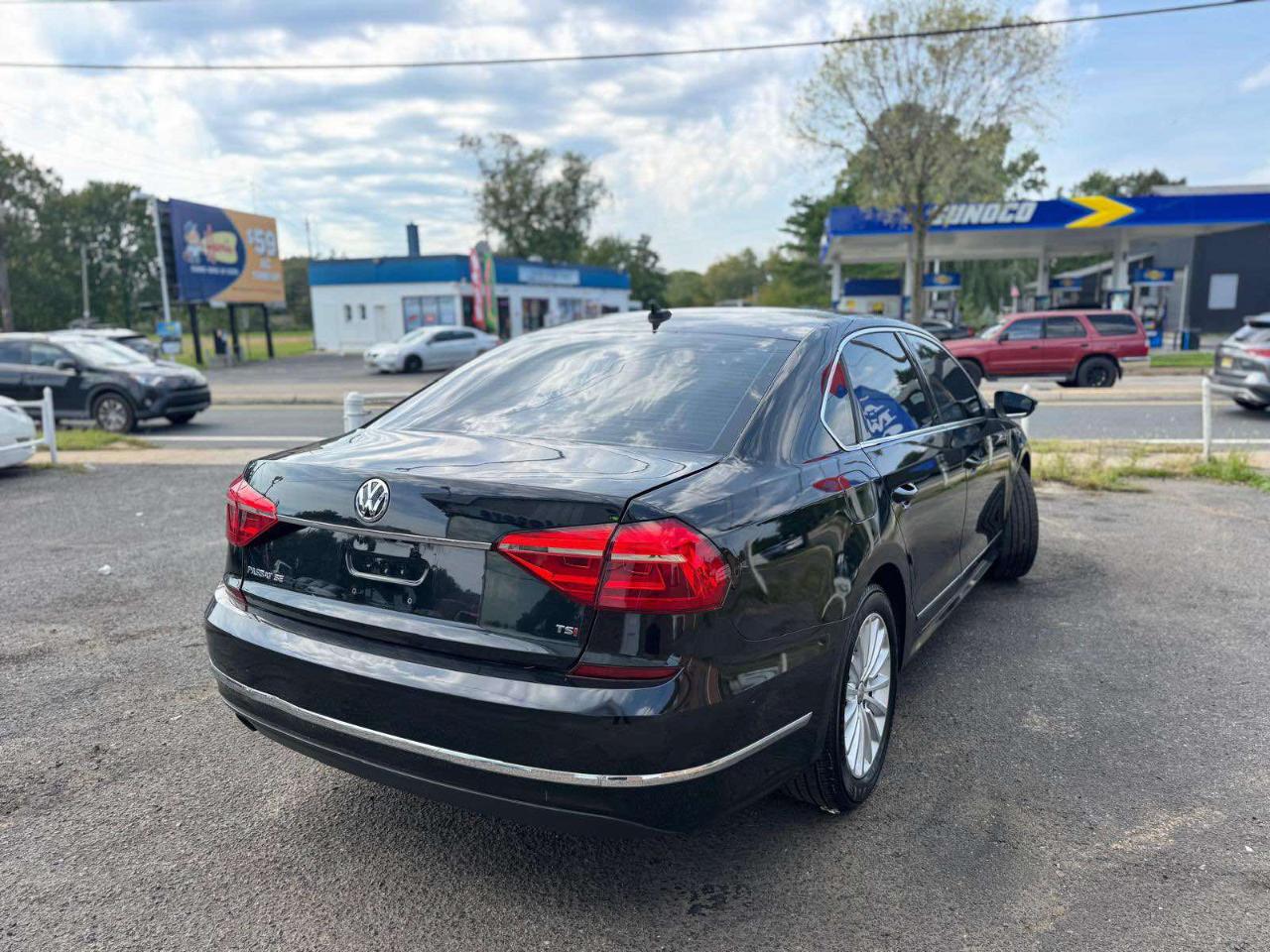 Volkswagen Passat 4dr Sdn 1.8T Auto SE PZEV 2016