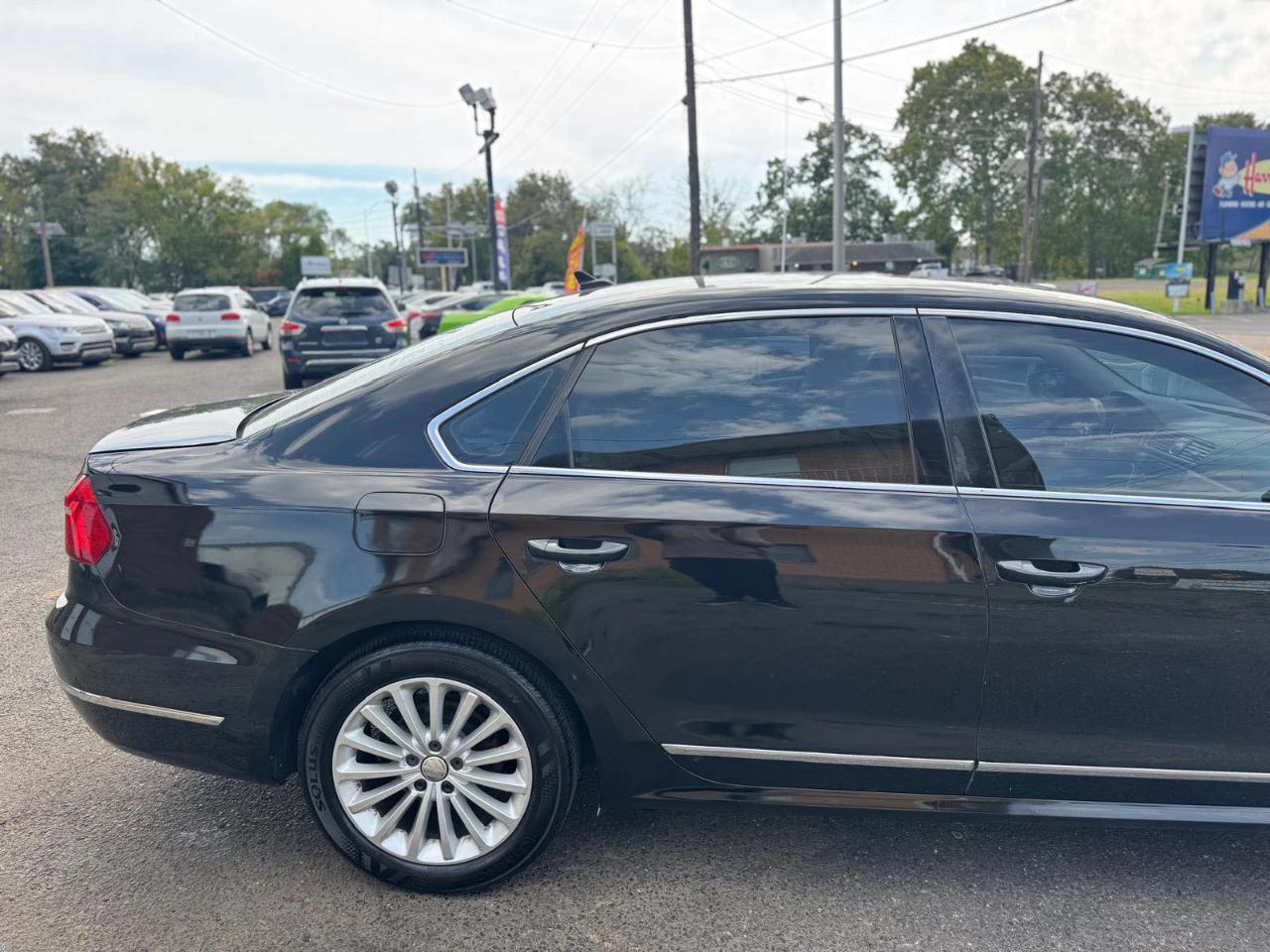 Volkswagen Passat 4dr Sdn 1.8T Auto SE PZEV 2016