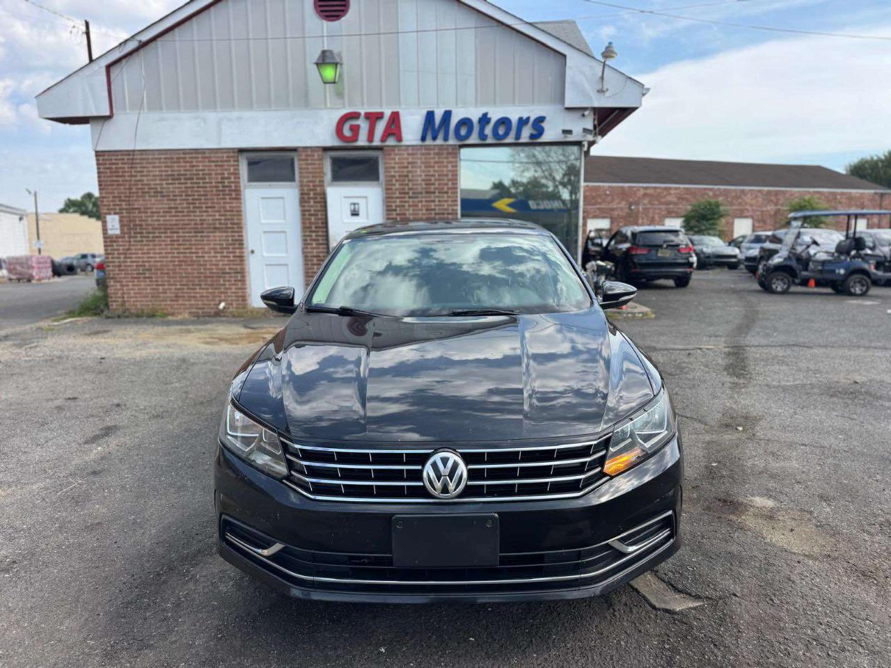 Volkswagen Passat 4dr Sdn 1.8T Auto SE PZEV 2016