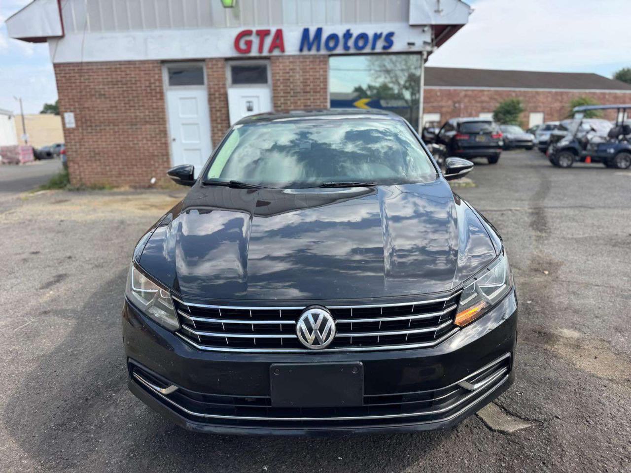 Volkswagen Passat 4dr Sdn 1.8T Auto SE PZEV 2016