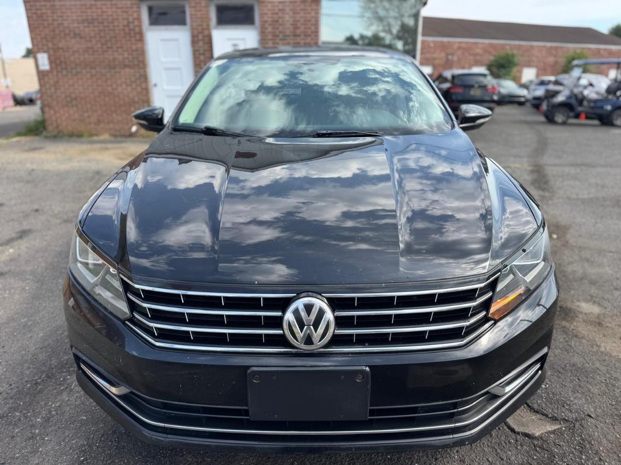 Volkswagen Passat 4dr Sdn 1.8T Auto SE PZEV 2016