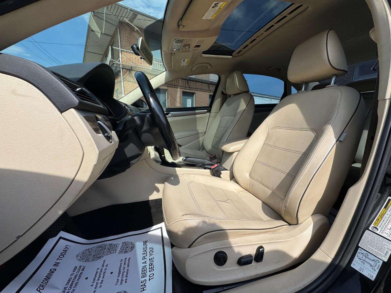 Volkswagen Passat 4dr Sdn 1.8T Auto SE PZEV 2016