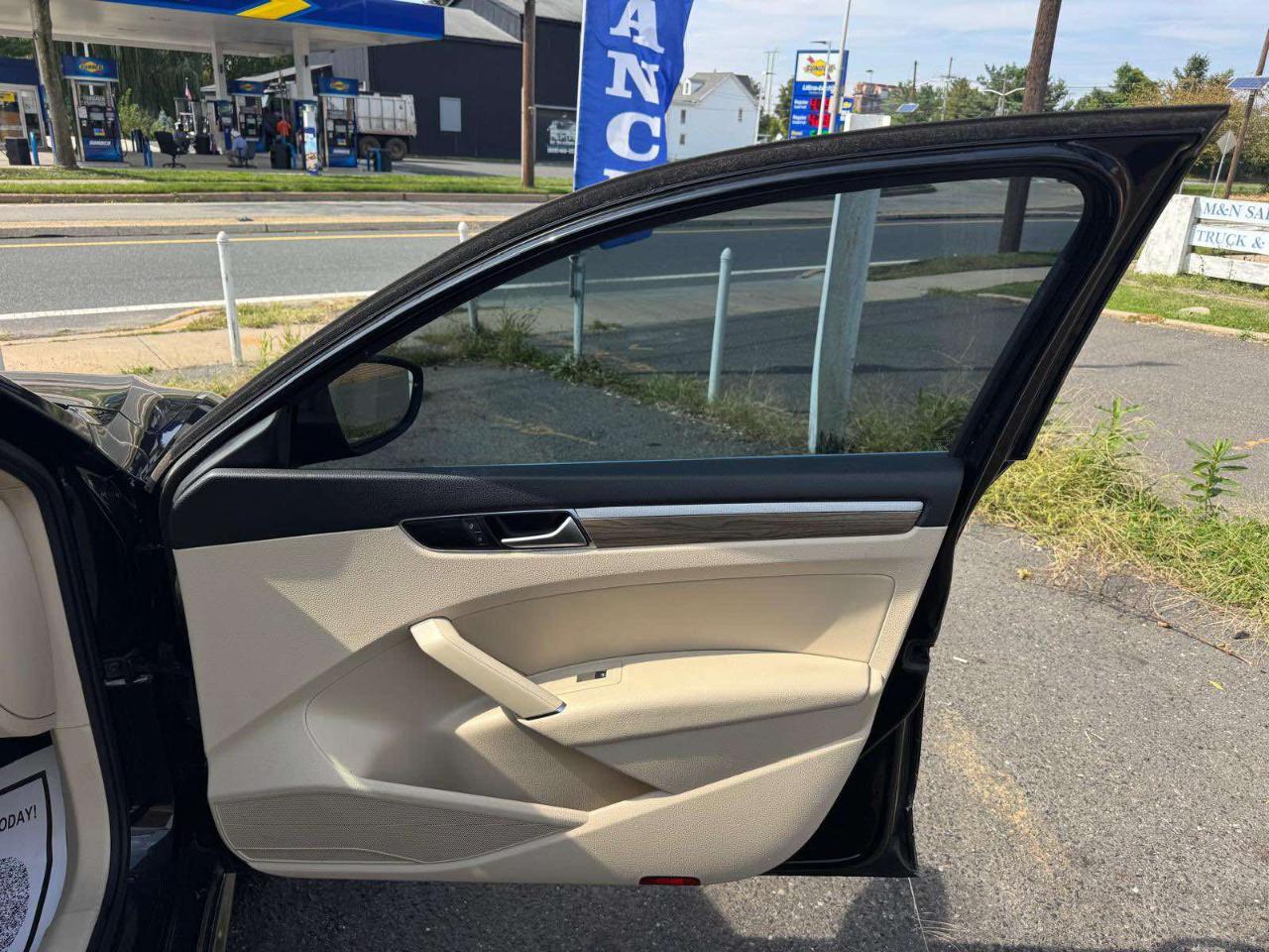 Volkswagen Passat 4dr Sdn 1.8T Auto SE PZEV 2016