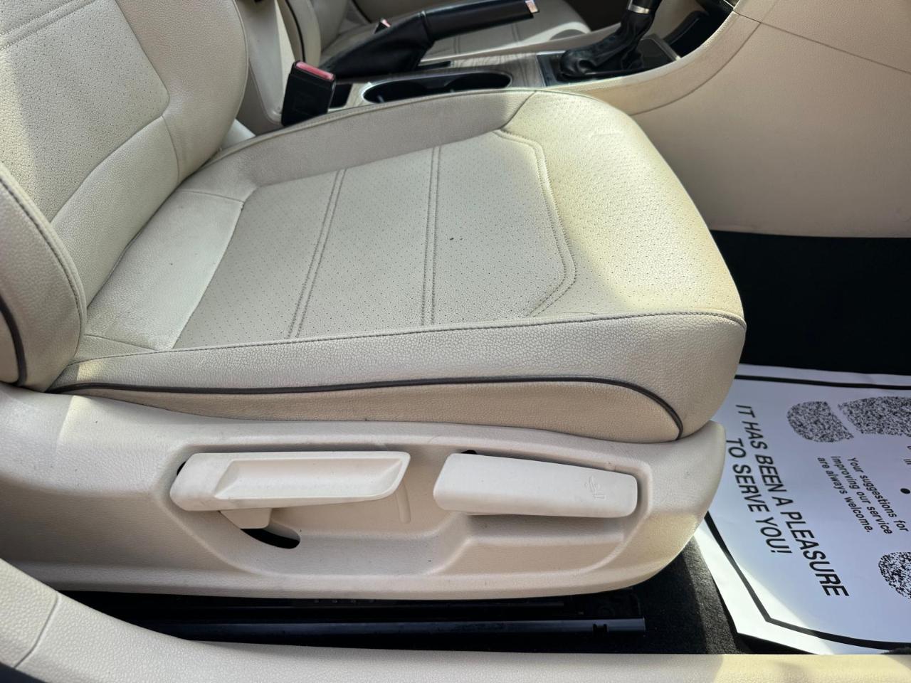 Volkswagen Passat 4dr Sdn 1.8T Auto SE PZEV 2016