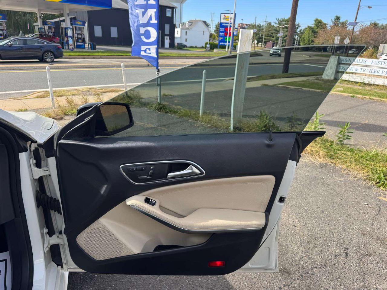 Mercedes-Benz CLA-Class 4dr Sdn CLA 250 FWD 2014