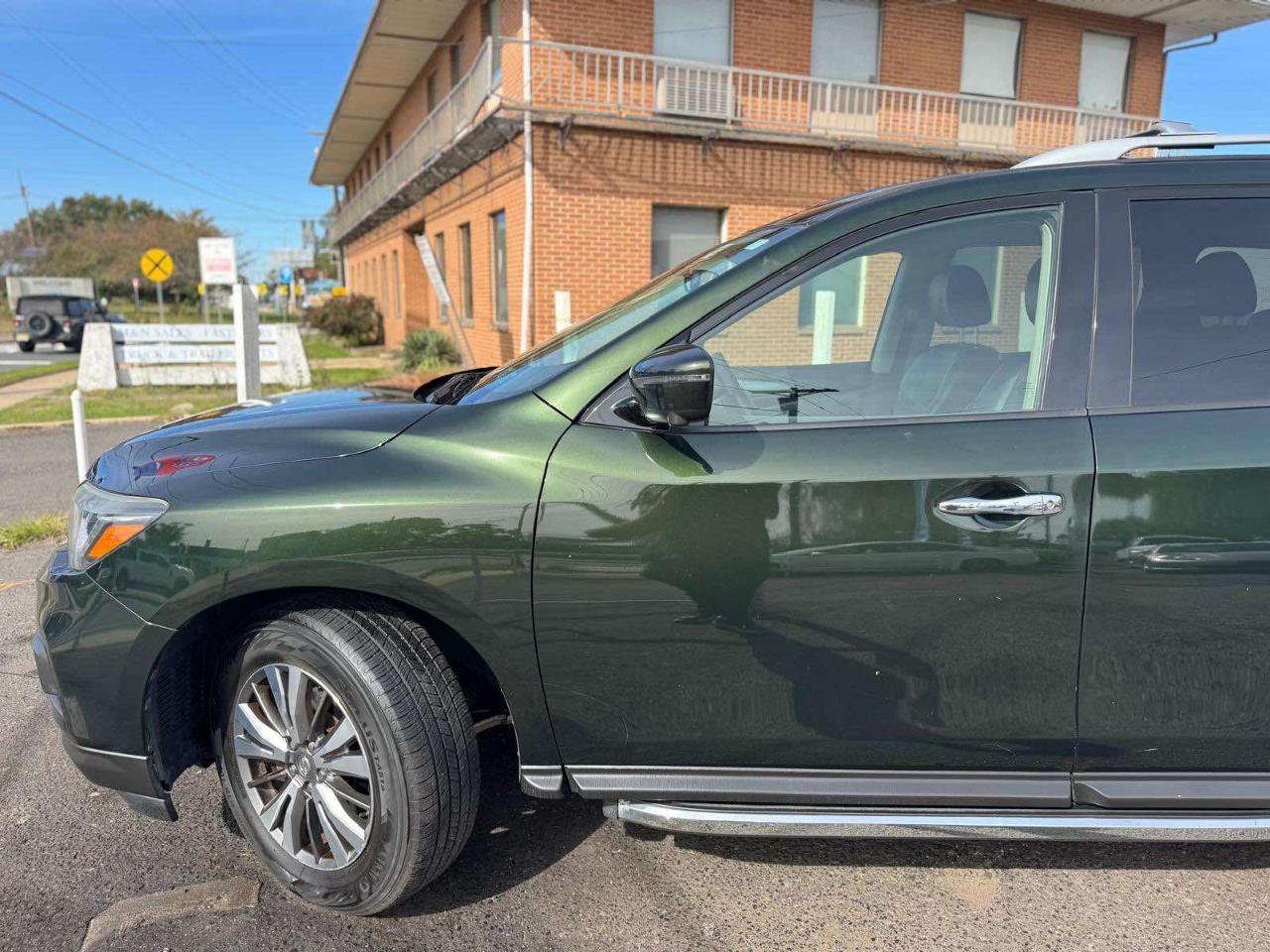 Nissan Pathfinder 4x4 SL 2018