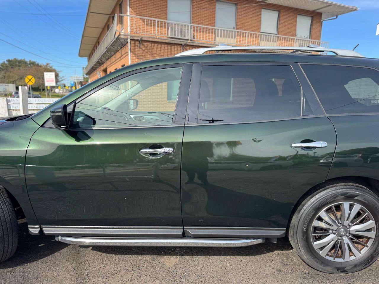 Nissan Pathfinder 4x4 SL 2018