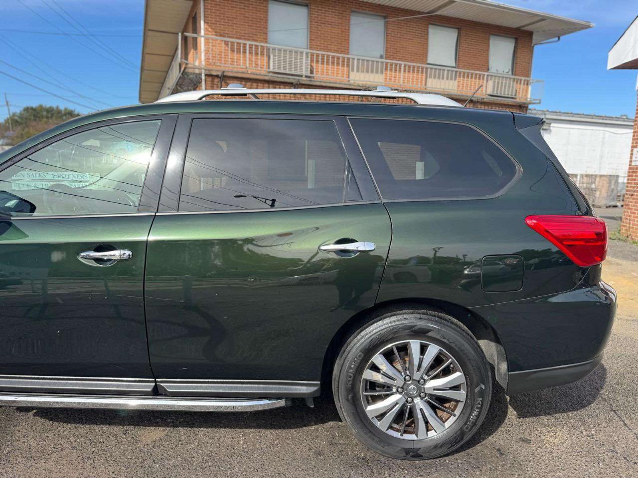 Nissan Pathfinder 4x4 SL 2018