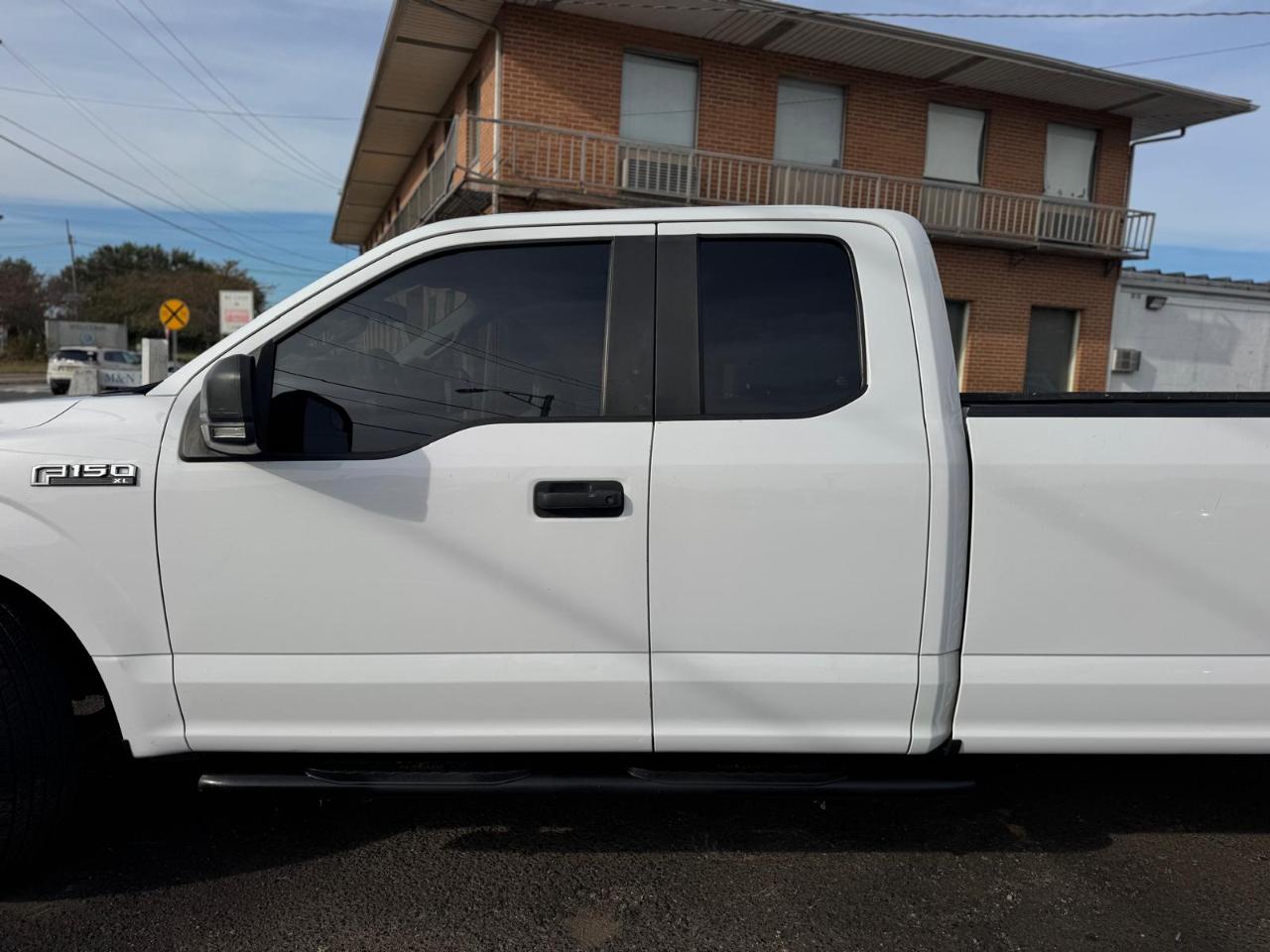 Ford F-150 Lariat 2WD SuperCab 8' Box 2019