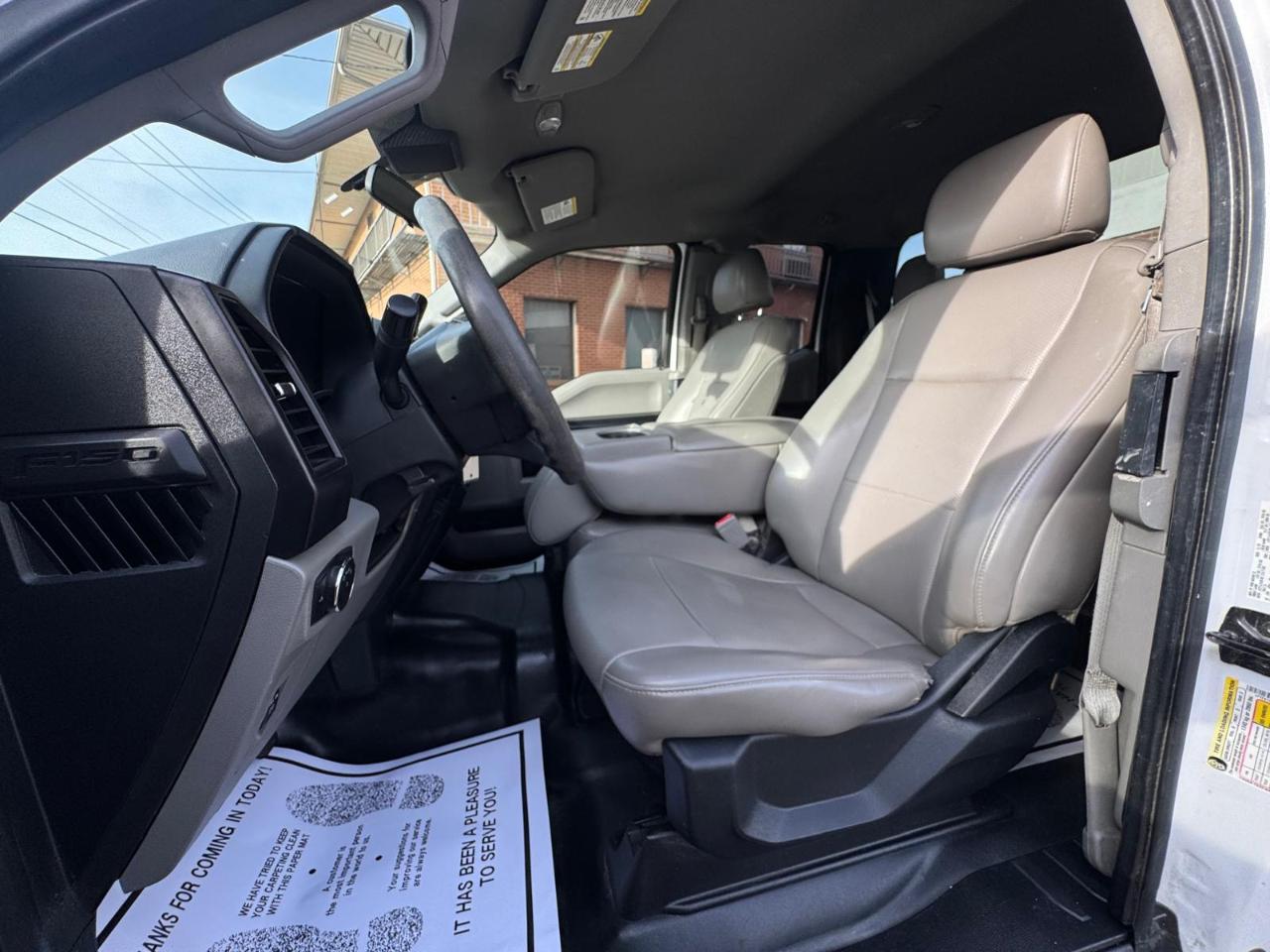 Ford F-150 Lariat 2WD SuperCab 8' Box 2019