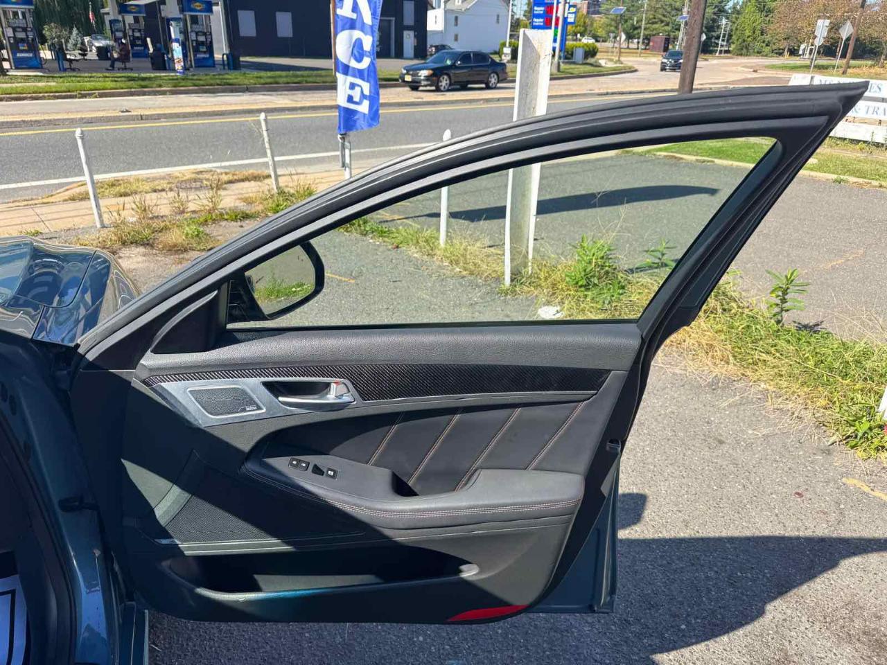 Genesis G80 3.3T Sport RWD 2018