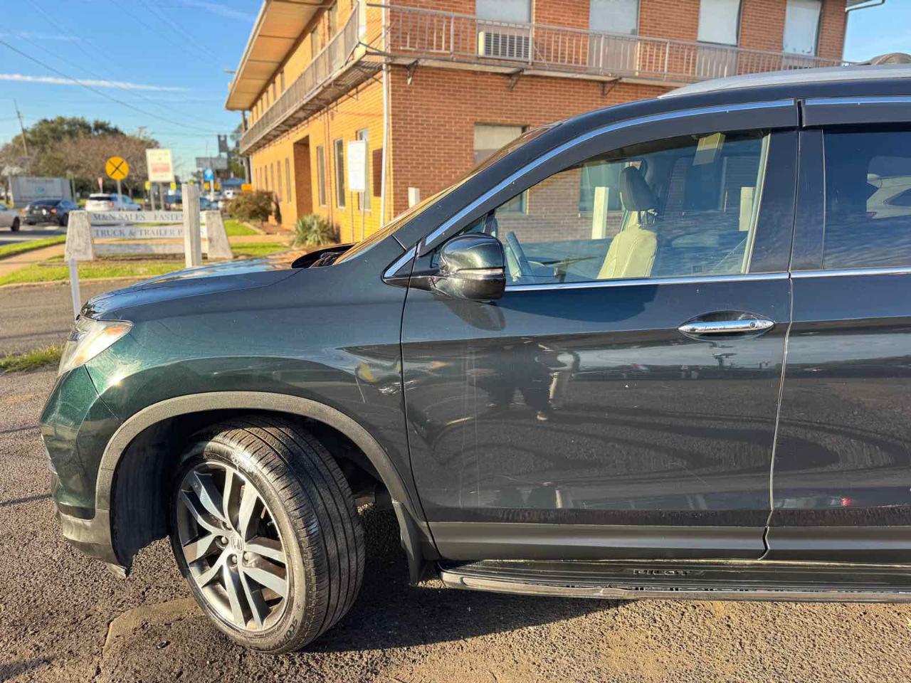 Honda Pilot AWD 4dr Elite w/RES & Navi 2016