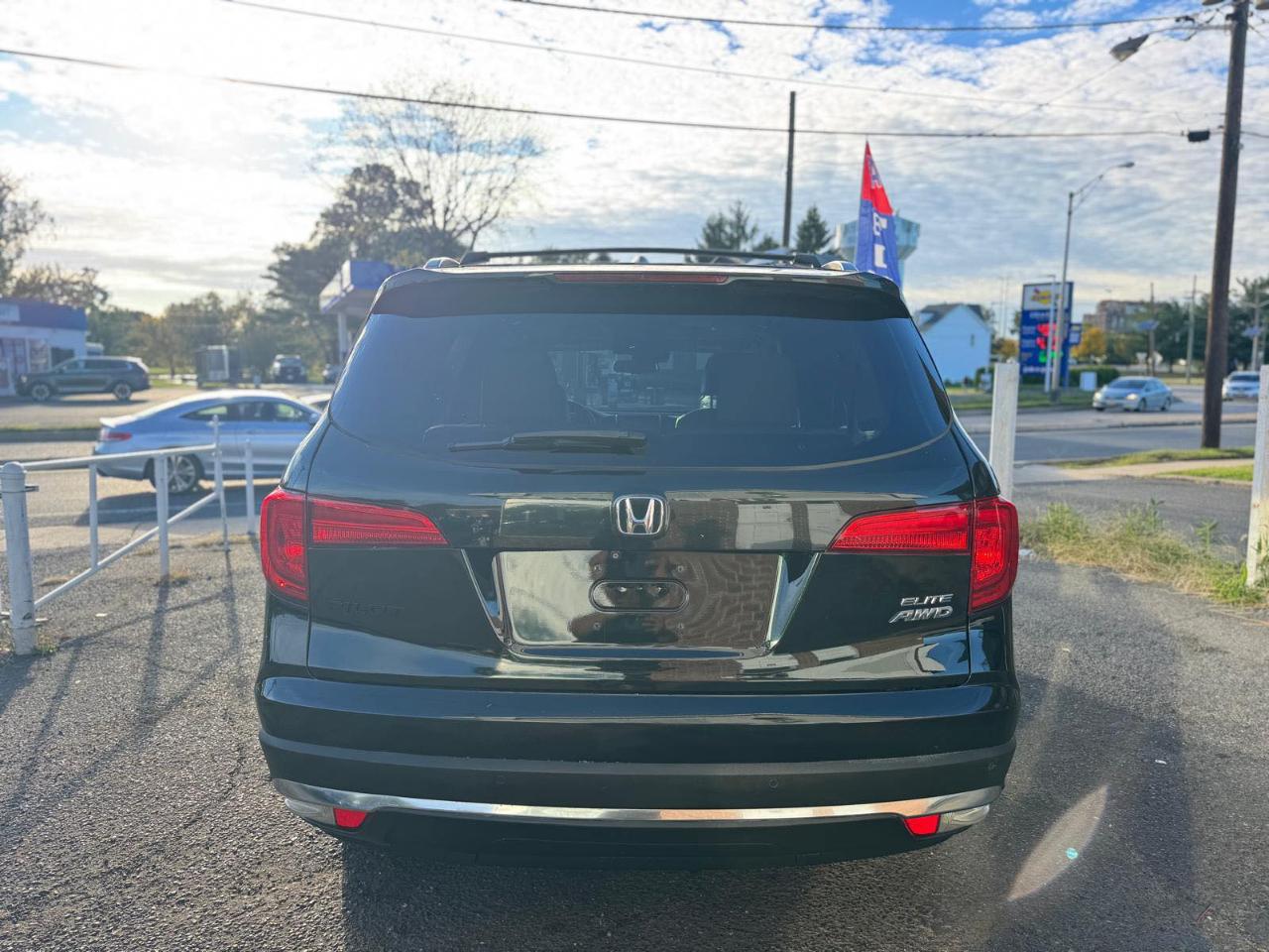 Honda Pilot AWD 4dr Elite w/RES & Navi 2016