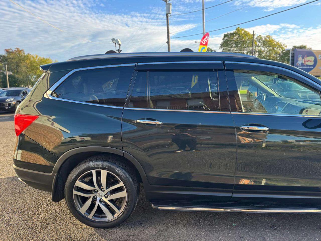 Honda Pilot AWD 4dr Elite w/RES & Navi 2016