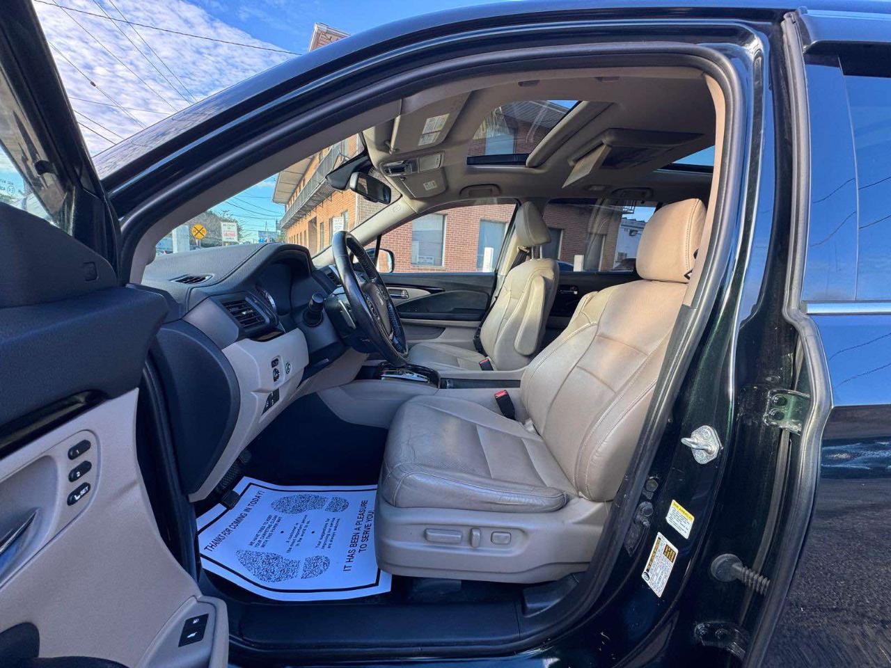Honda Pilot AWD 4dr Elite w/RES & Navi 2016