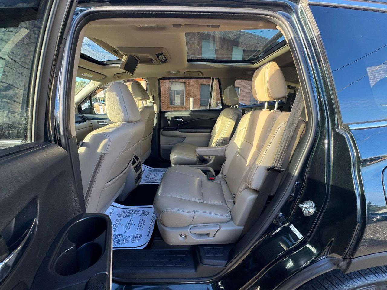 Honda Pilot AWD 4dr Elite w/RES & Navi 2016