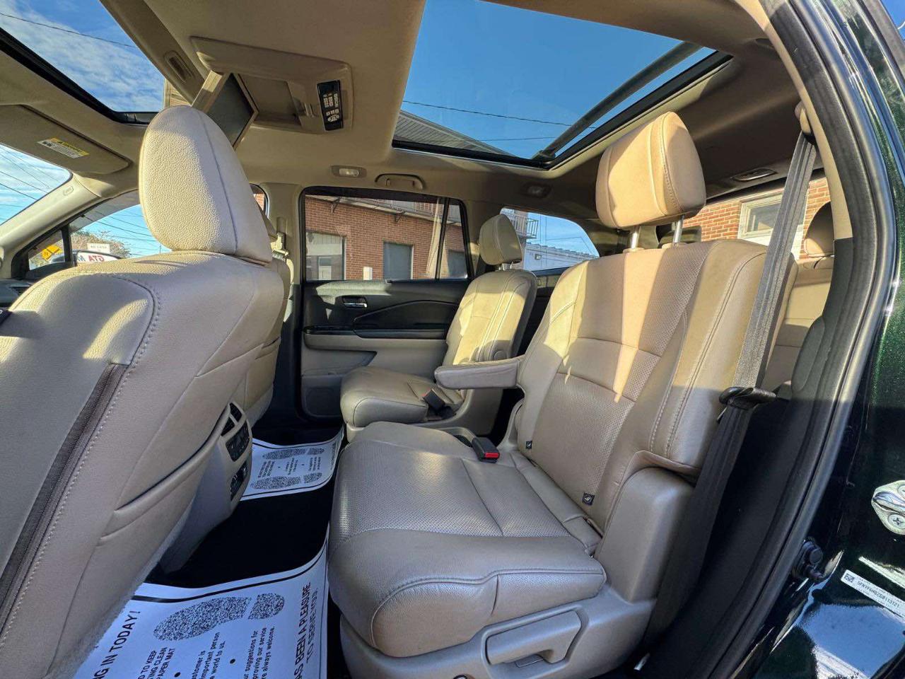 Honda Pilot AWD 4dr Elite w/RES & Navi 2016