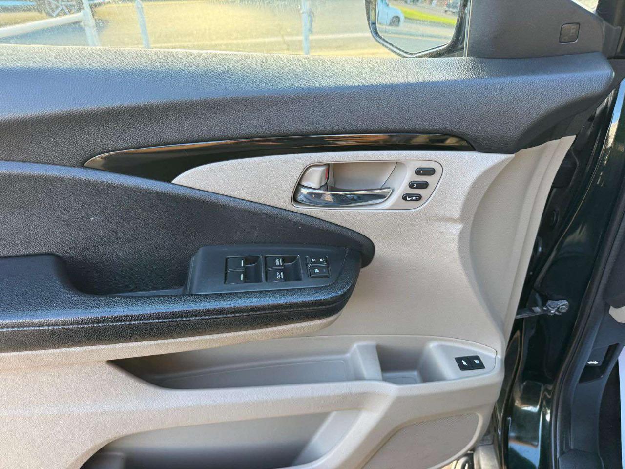Honda Pilot AWD 4dr Elite w/RES & Navi 2016