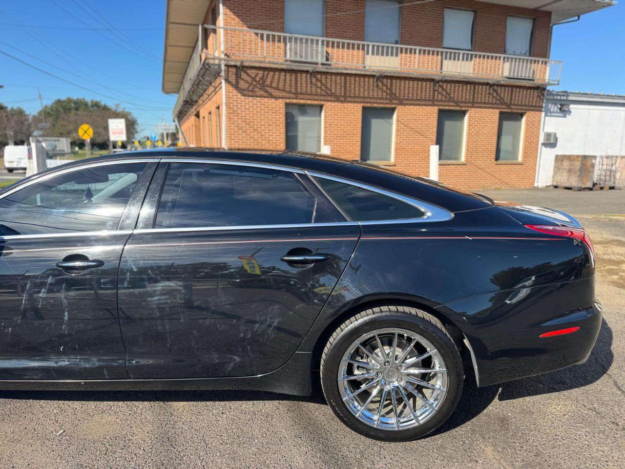 Jaguar XJ 4dr Sdn XJL 2012