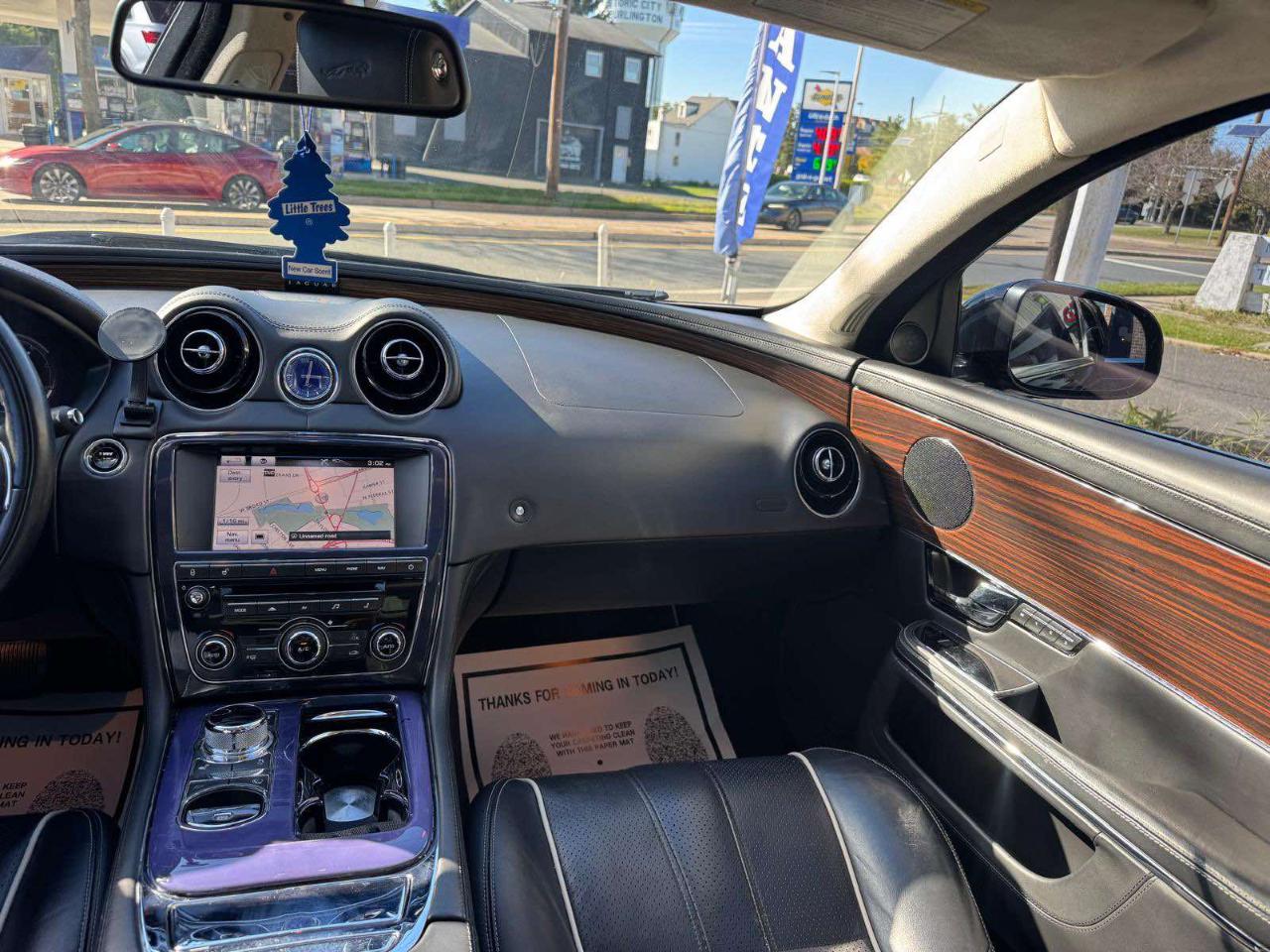 Jaguar XJ 4dr Sdn XJL 2012