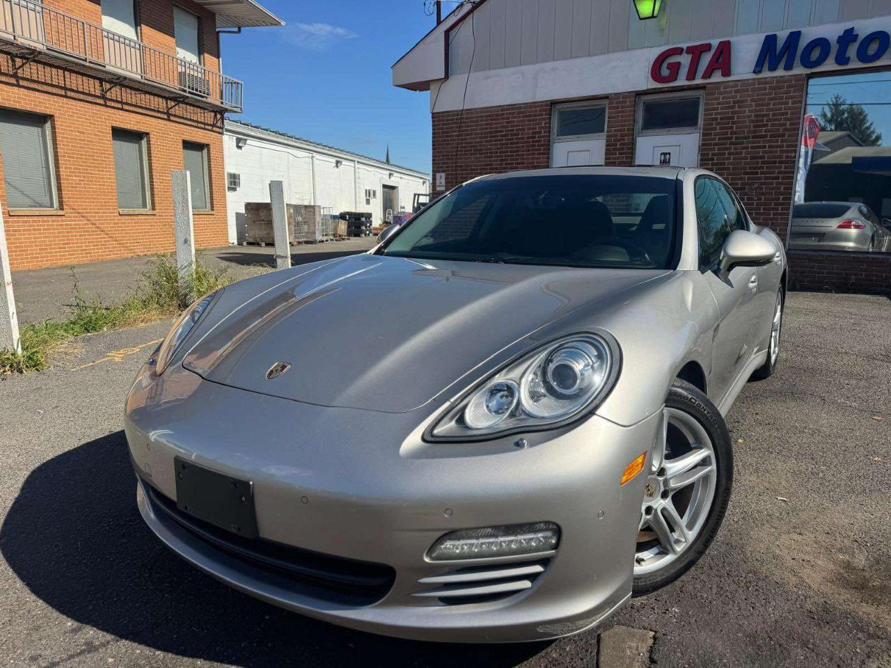 Porsche Panamera 4dr HB 2012
