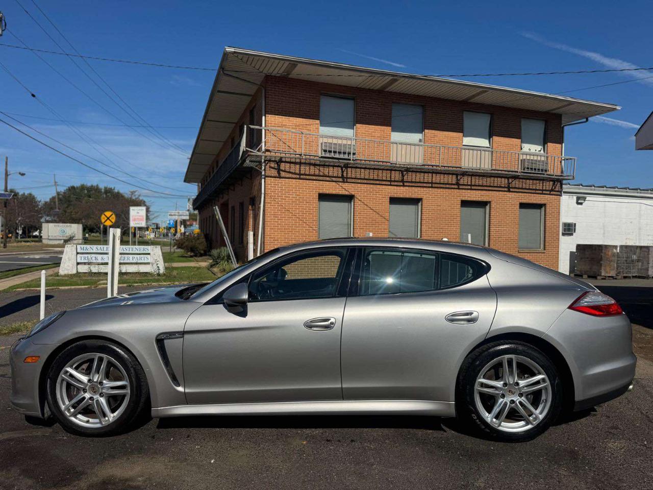 Porsche Panamera 4dr HB 2012