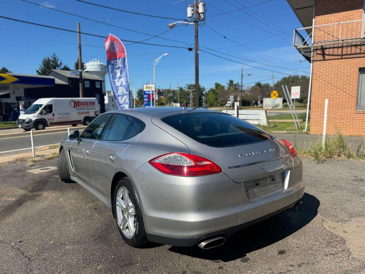 Porsche Panamera 4dr HB 2012
