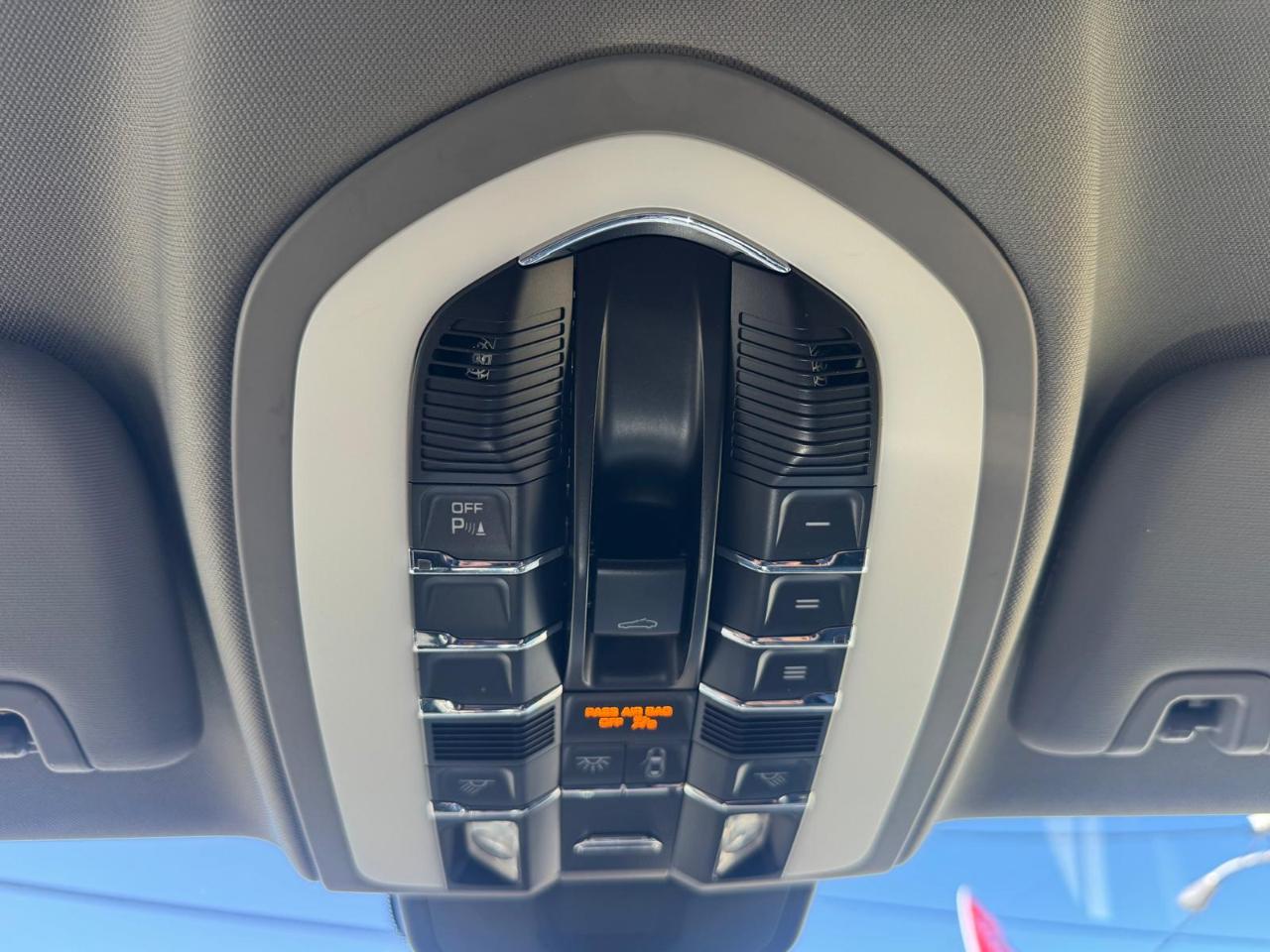Porsche Panamera 4dr HB 2012
