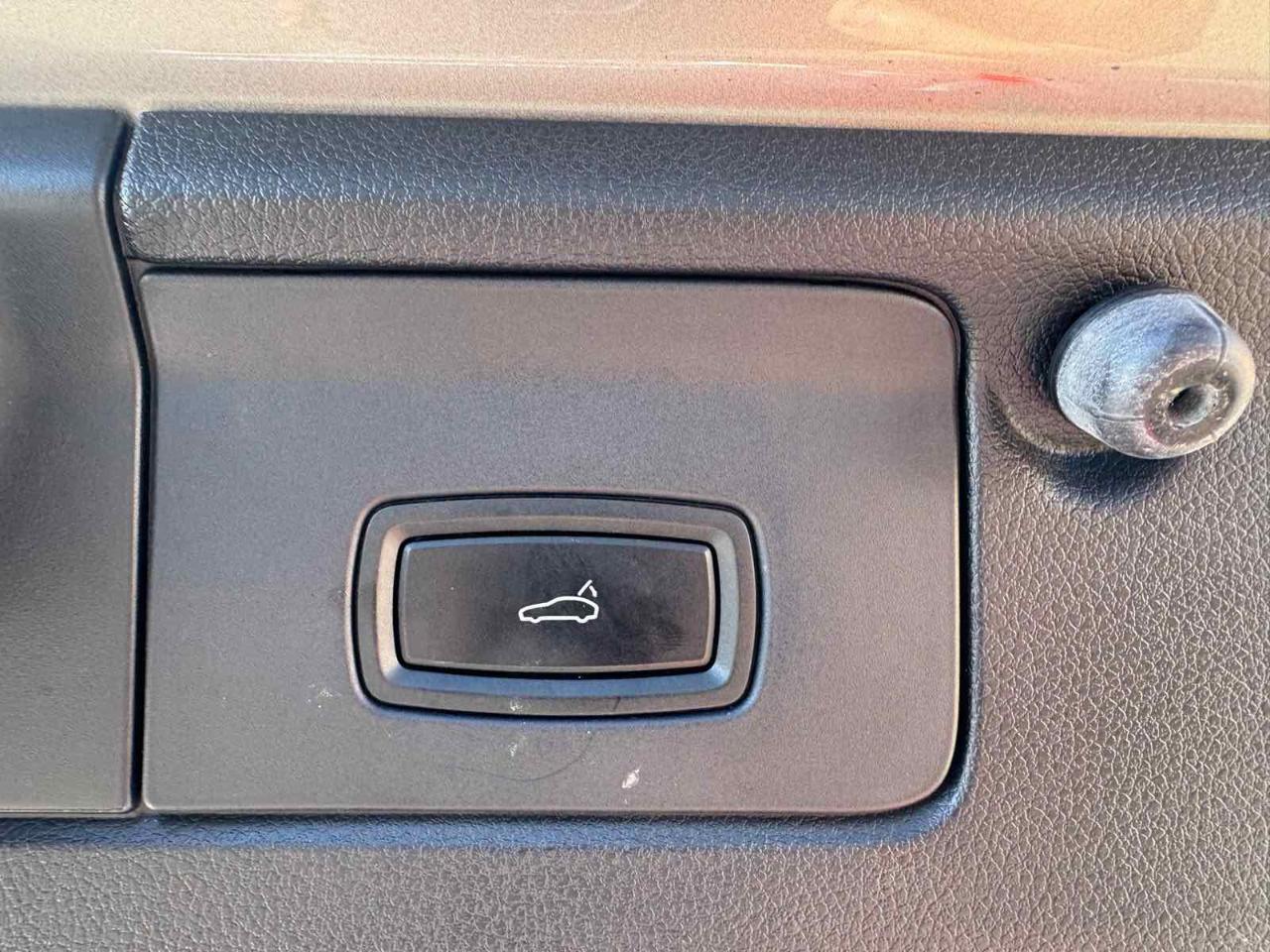 Porsche Panamera 4dr HB 2012