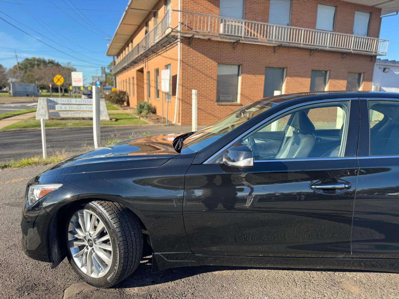 Infiniti Q50 3.0t LUXE AWD 2021