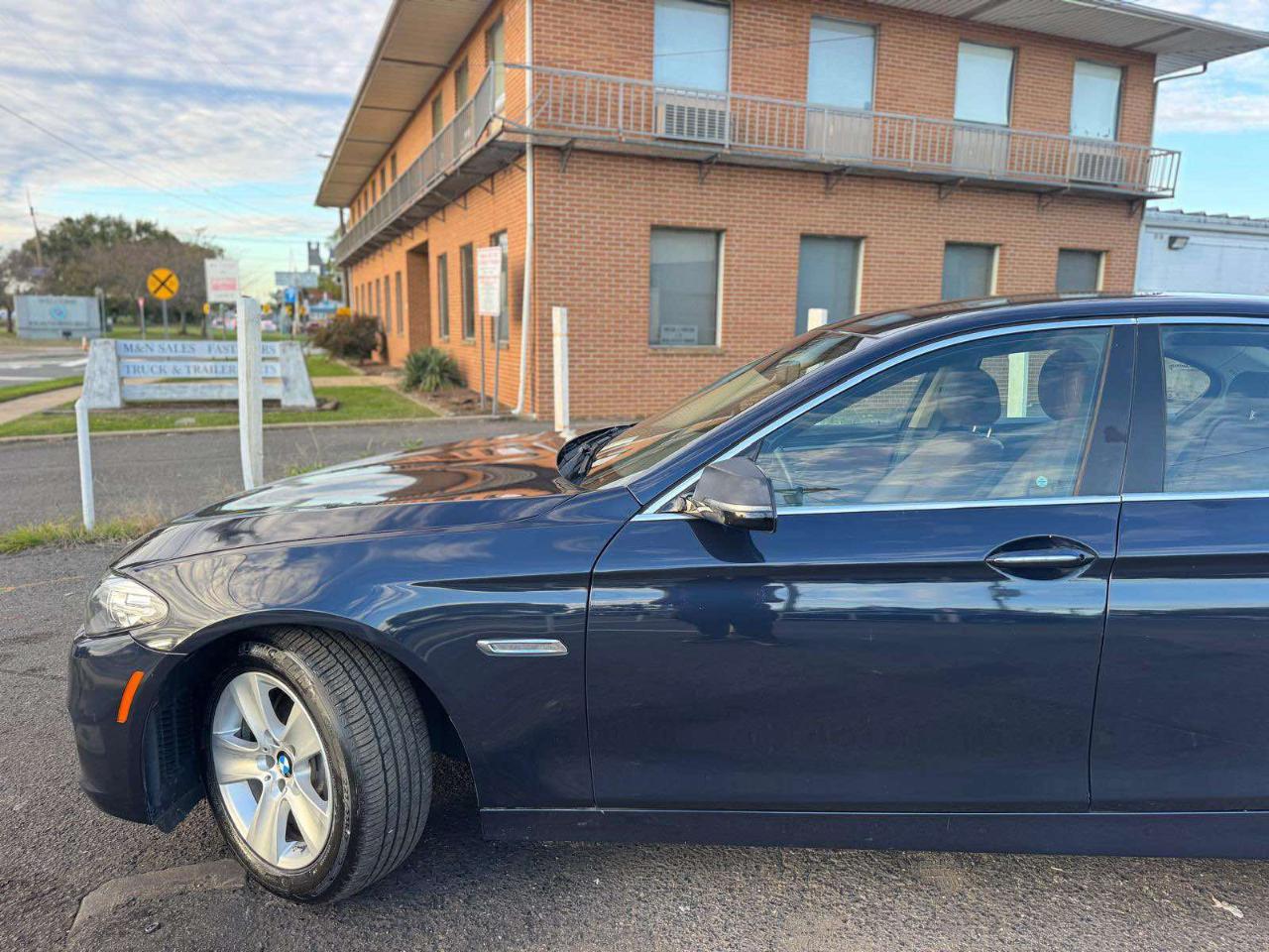 BMW 5 Series 4dr Sdn 535i xDrive AWD 2016