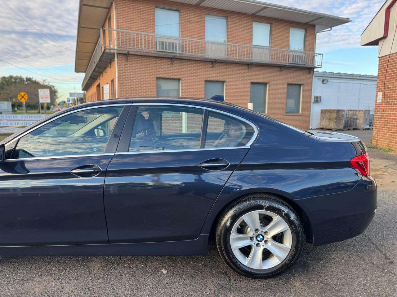 BMW 5 Series 4dr Sdn 535i xDrive AWD 2016