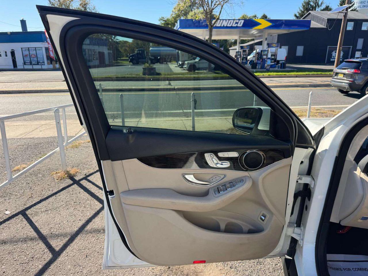 Mercedes-Benz GLC RWD 4dr GLC 300 2016
