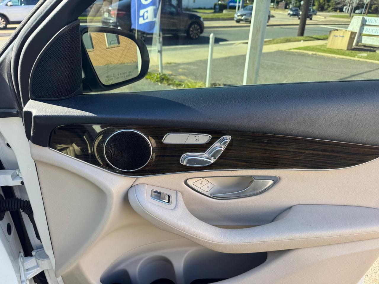 Mercedes-Benz GLC RWD 4dr GLC 300 2016