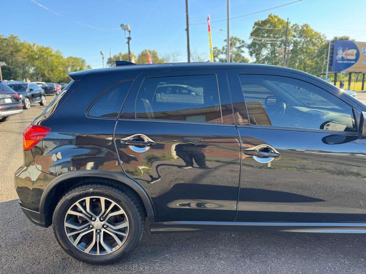 Mitsubishi Outlander Sport  2019