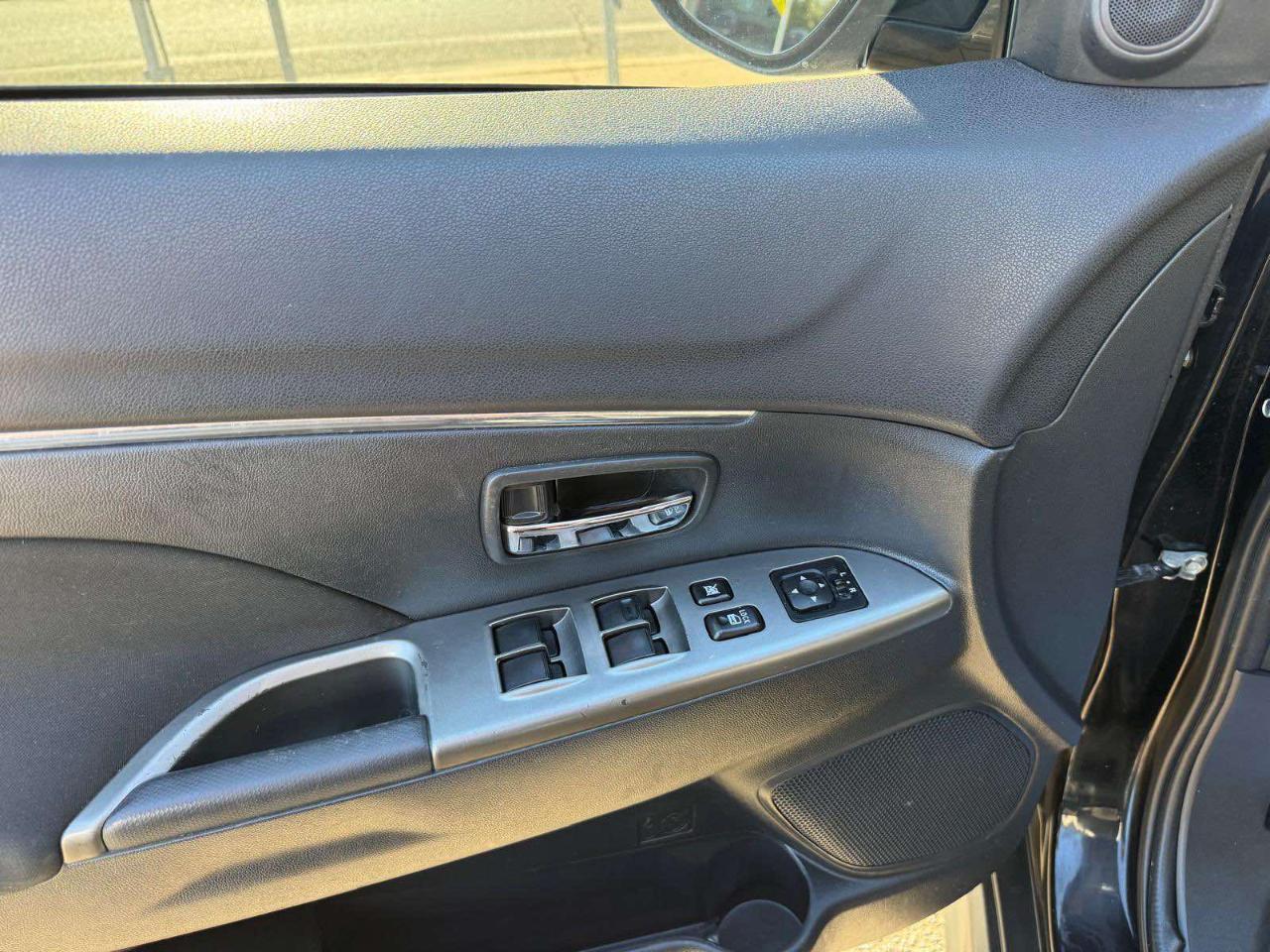 Mitsubishi Outlander Sport  2019