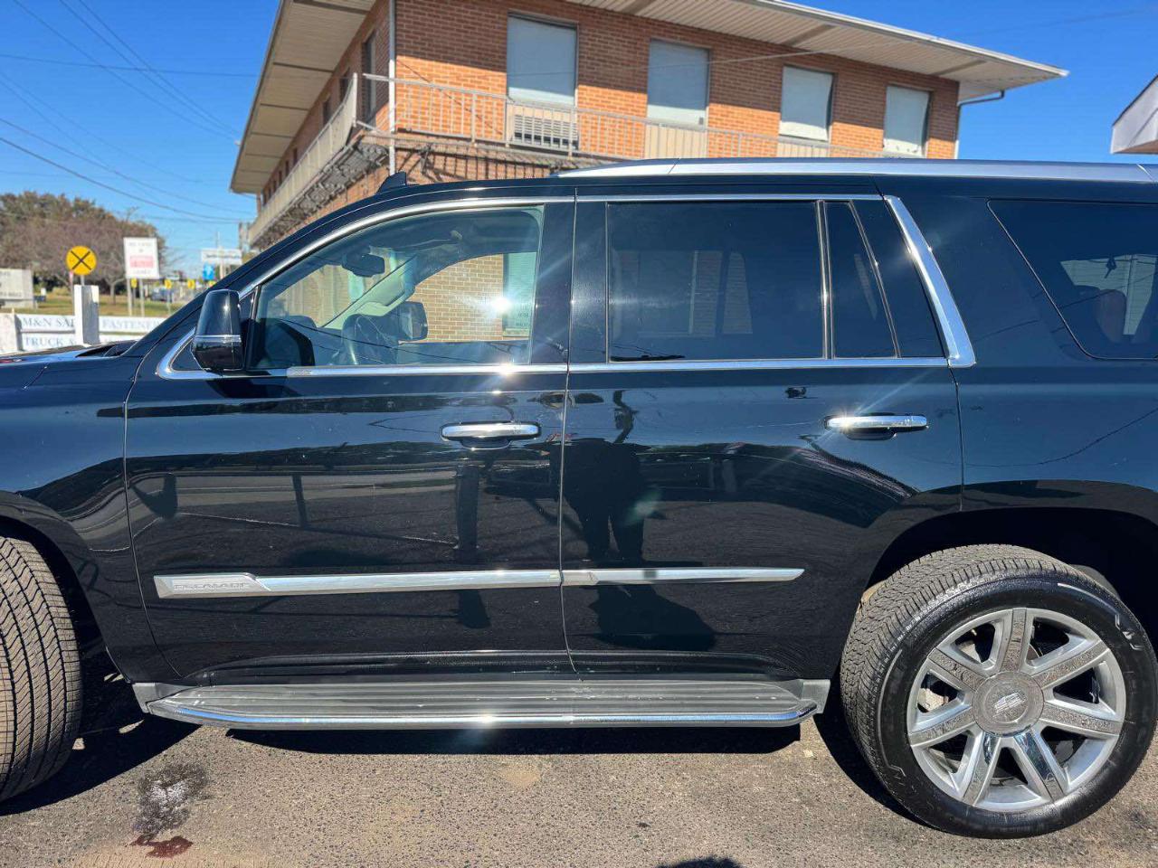 Cadillac Escalade 4WD 4dr Luxury 2015