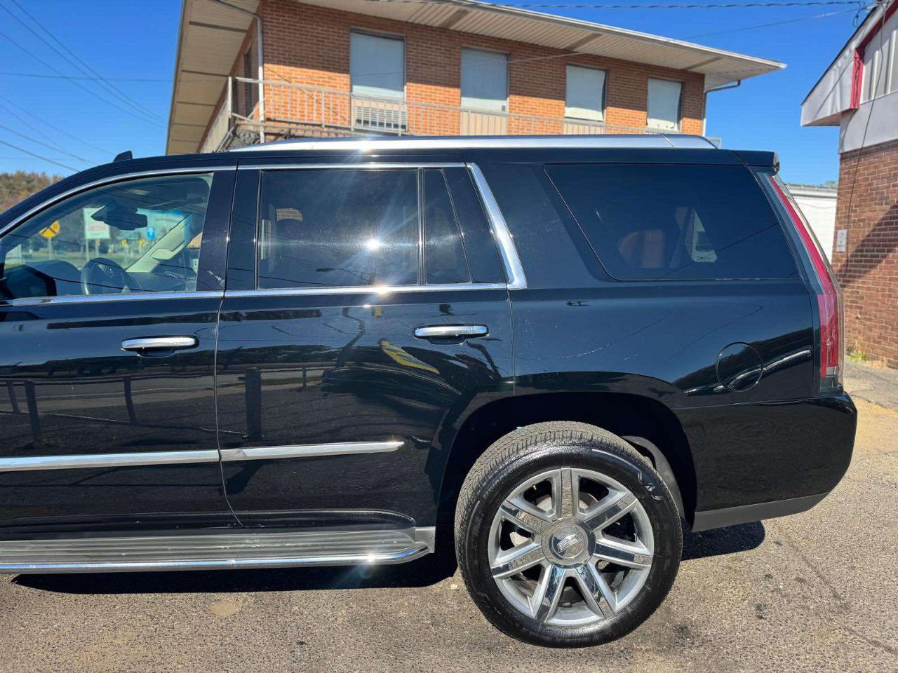 Cadillac Escalade 4WD 4dr Luxury 2015