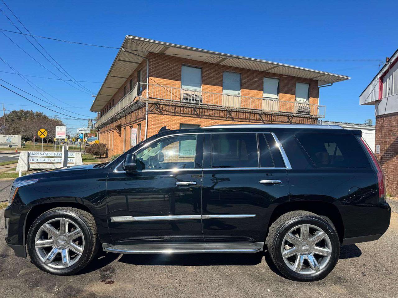Cadillac Escalade 4WD 4dr Luxury 2015