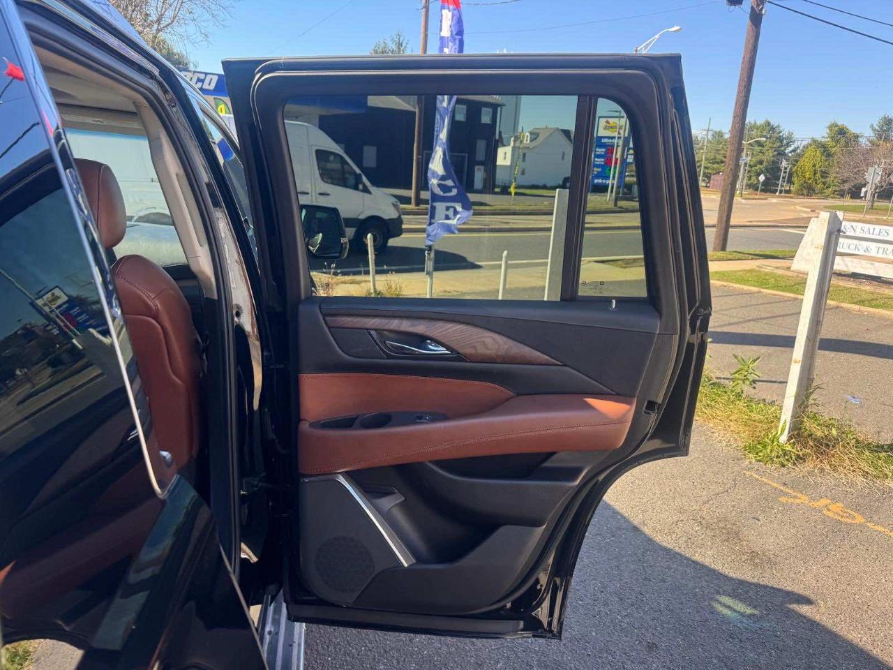 Cadillac Escalade 4WD 4dr Luxury 2015