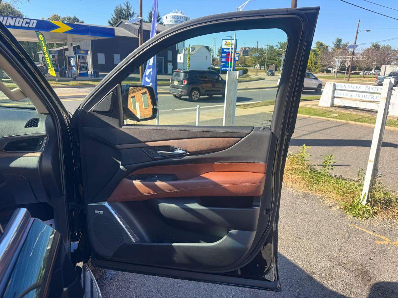 Cadillac Escalade 4WD 4dr Luxury 2015
