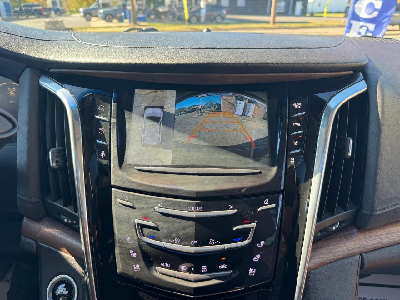 Cadillac Escalade 4WD 4dr Luxury 2015