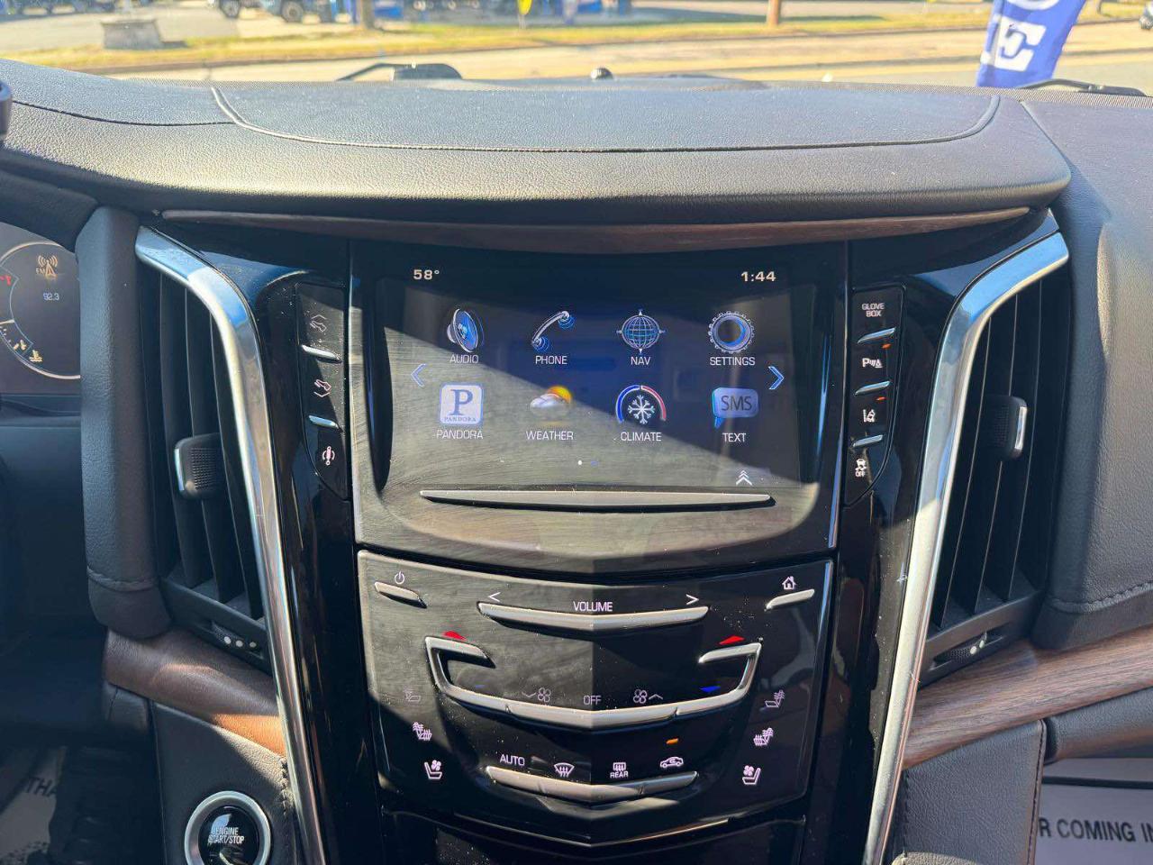 Cadillac Escalade 4WD 4dr Luxury 2015
